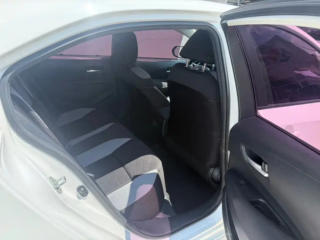 Toyota Corolla 2023 — фото 15