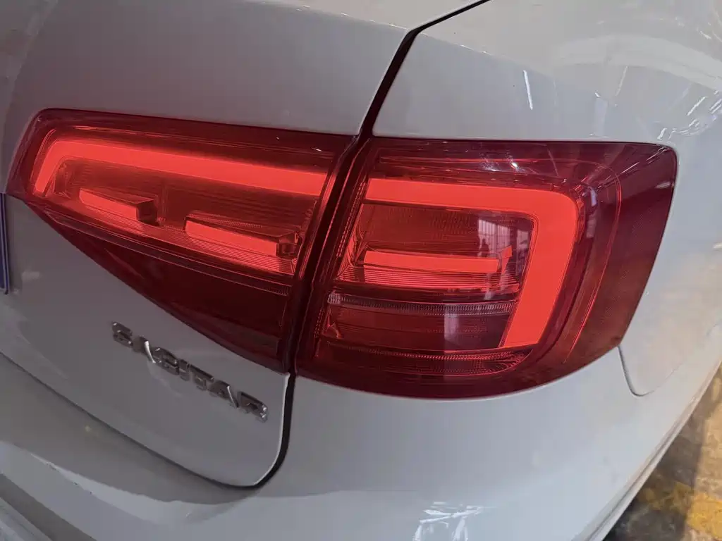 Volkswagen Sagitar 2018 — фото 17
