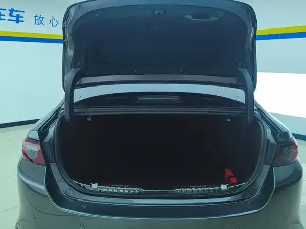 Mazda 3 Axela 2024