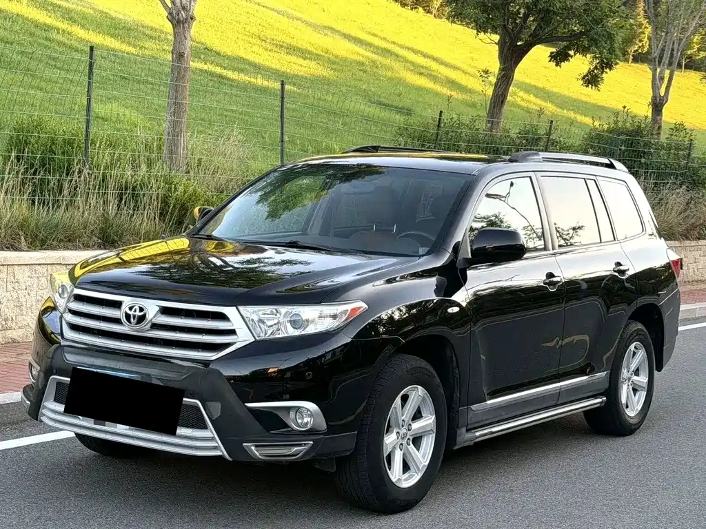 Toyota Highlander 2013 — фото 1