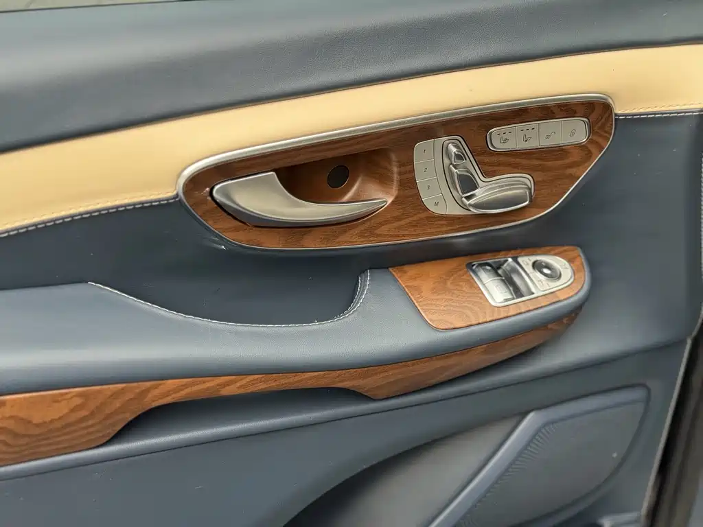 Mercedes-Benz V-Class 2023