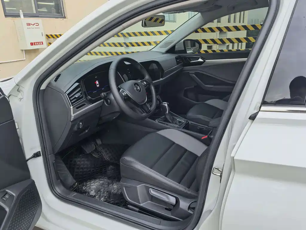 Volkswagen Sagitar 2022