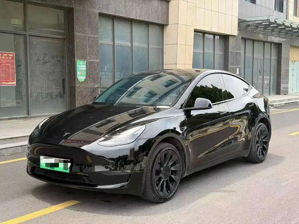 Tesla Model Y 2023 — фото 1