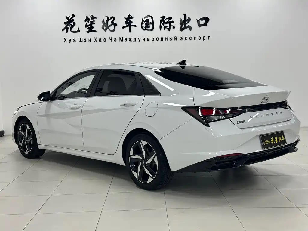 Hyundai Elantra 2023