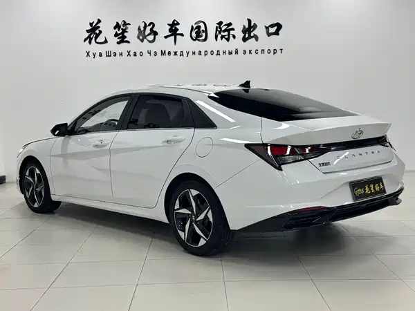 Hyundai Elantra 2023
