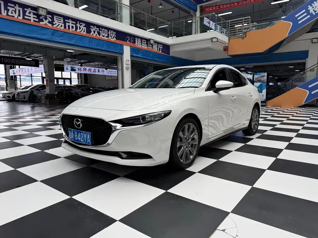 Mazda 3 Axela 2022