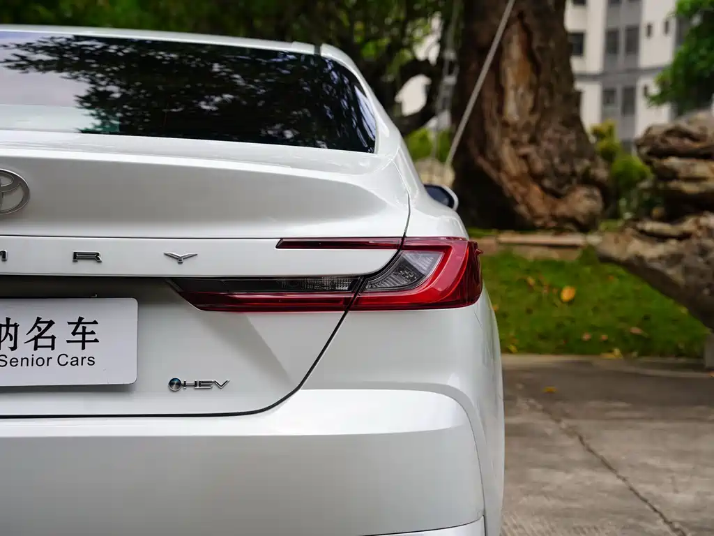Toyota Camry 2024 — фото 11