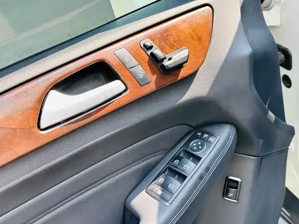 Mercedes-Benz M-Class 2012