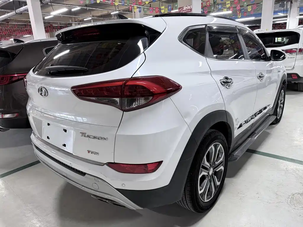 Hyundai Tucson 2016 — фото 17