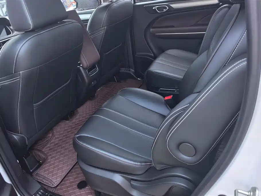 GAC Motor Trumpchi M6 2023 — фото 11