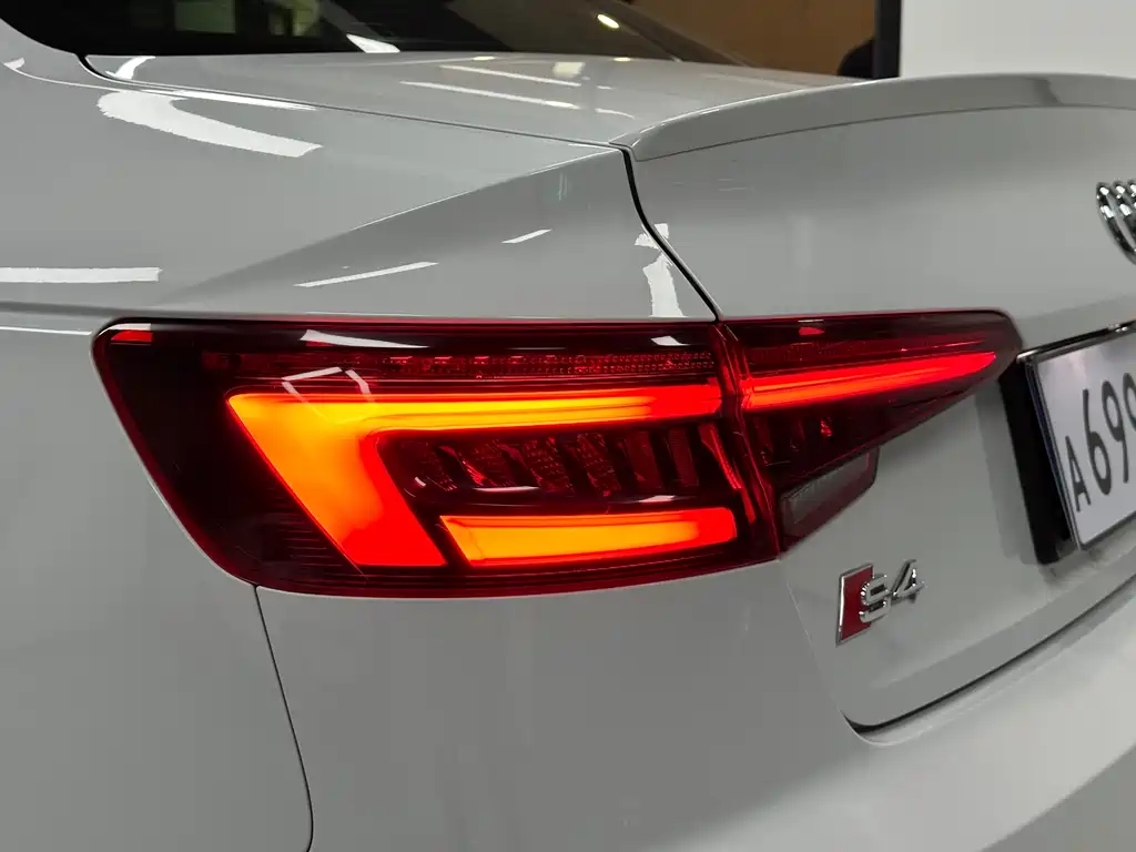 Audi S4 2019 — фото 10