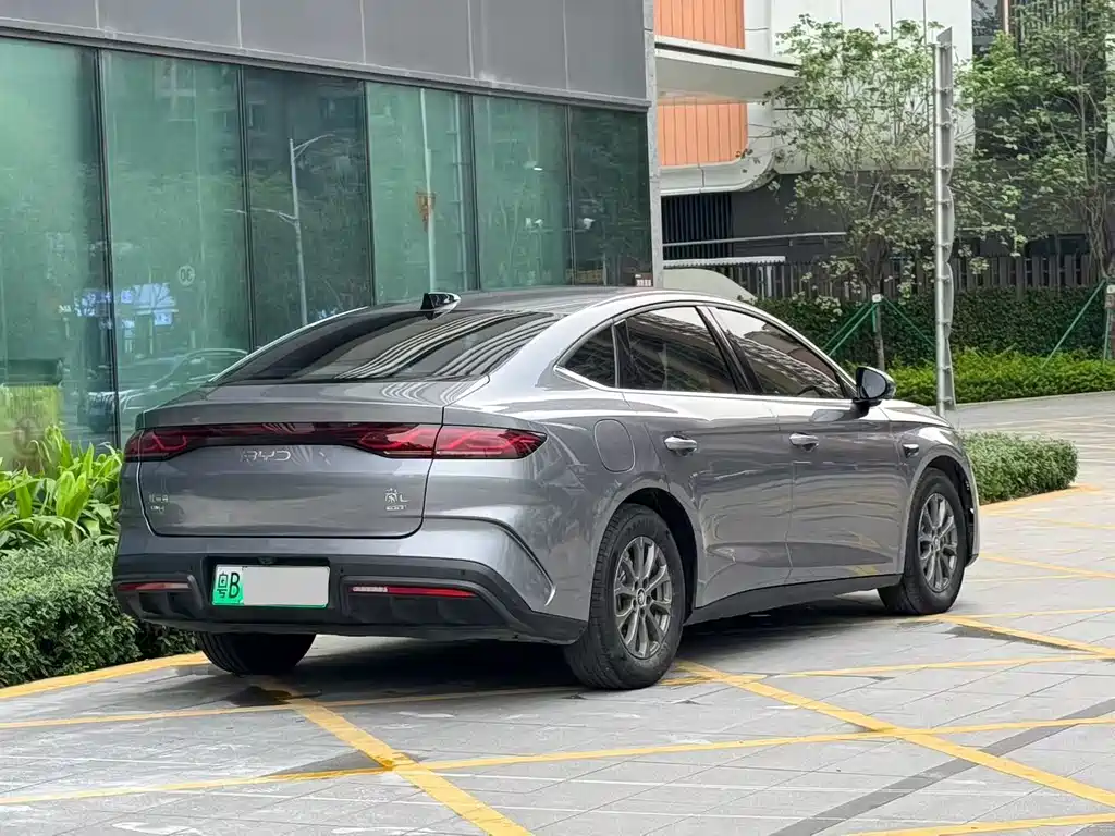 BYD Qin L 2025 — фото 9