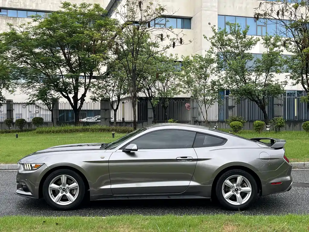 Ford Mustang 2015 — фото 4