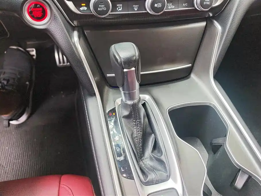 Honda Accord 2022 — фото 16