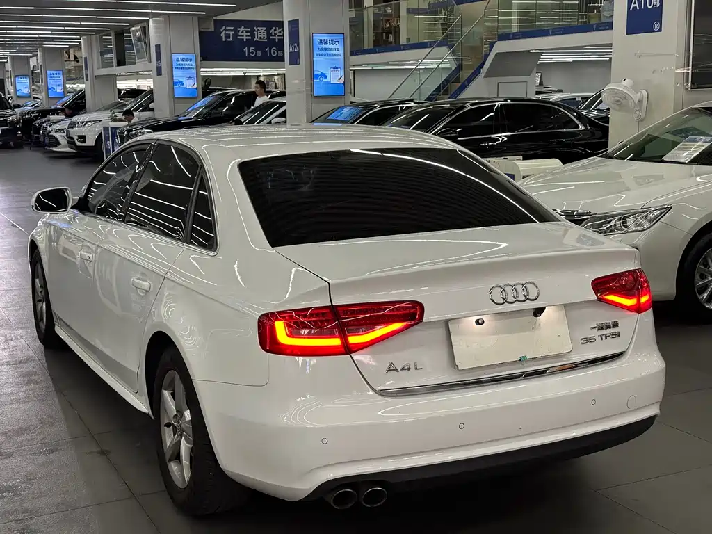 Audi A4L 2015 — фото 8