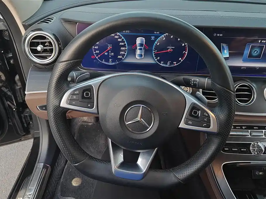 Mercedes-Benz E-Class 2018 — фото 15