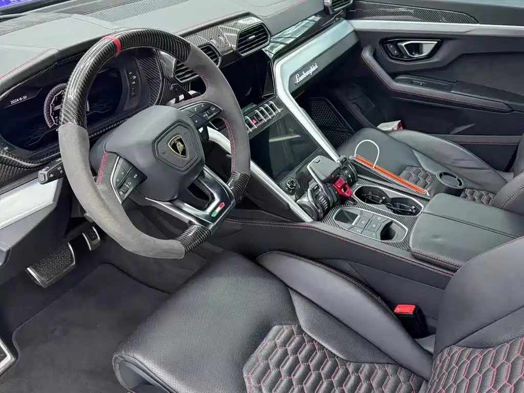 Lamborghini Urus 2020 — фото 21