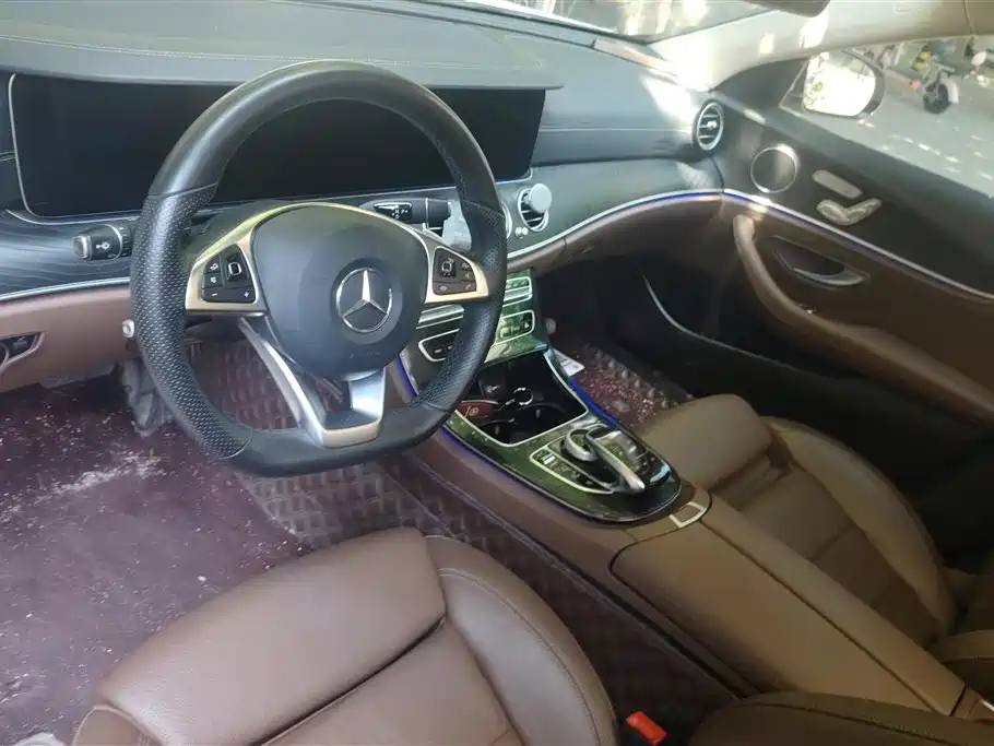 Mercedes-Benz E-Class 2017 — фото 12