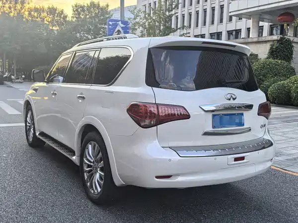 Infiniti QX80 2016