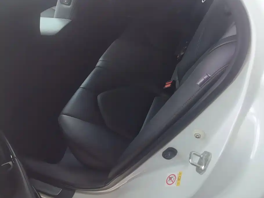 Toyota Camry 2018 — фото 11