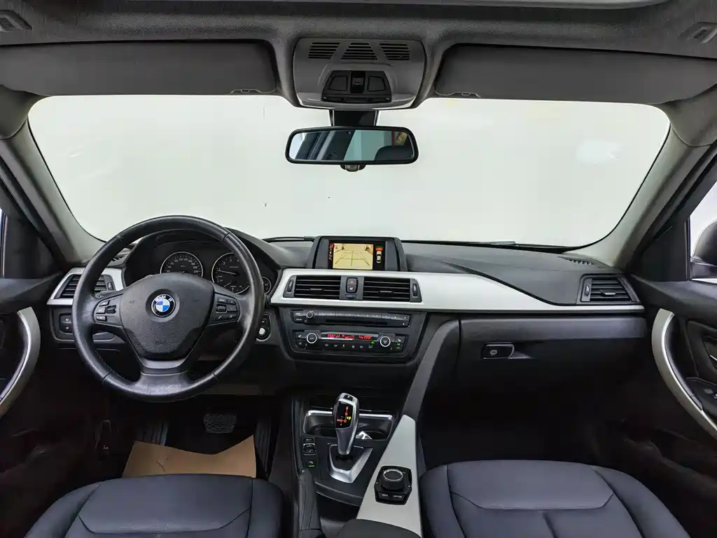 BMW 3 Series 2015 — фото 11