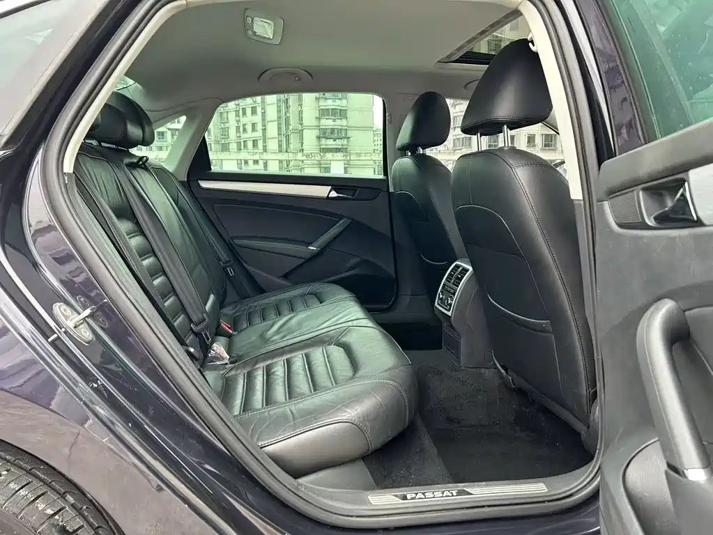 Volkswagen Passat 2015 — фото 16