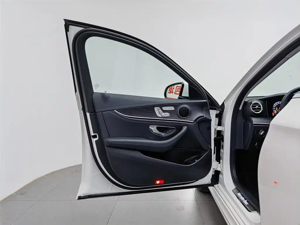 Mercedes-Benz E-Class 2019 — фото 8