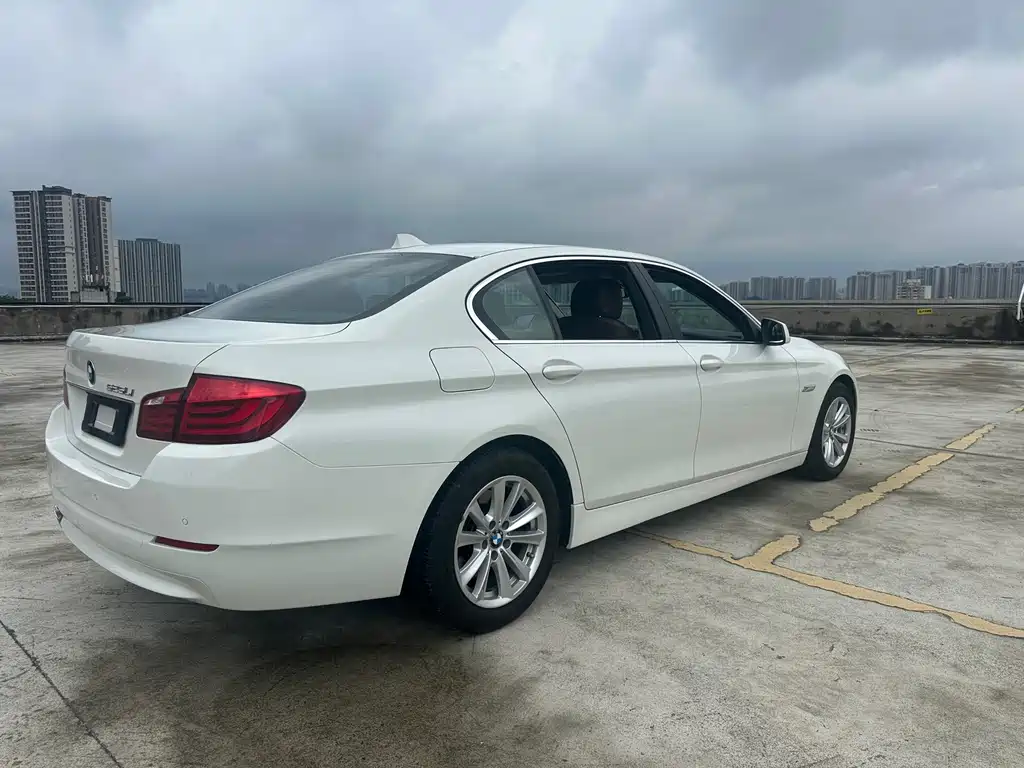 BMW 5 Series 2011