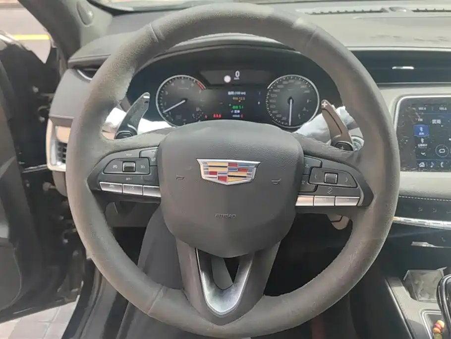 Cadillac XT4 2020 — фото 15