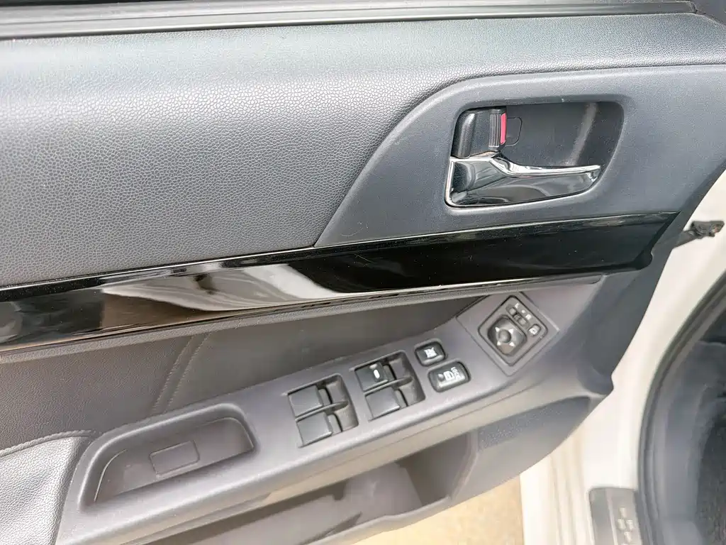 Mitsubishi Lancer EX 2014 — фото 11
