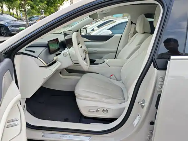 Buick Zhijing L7 2025