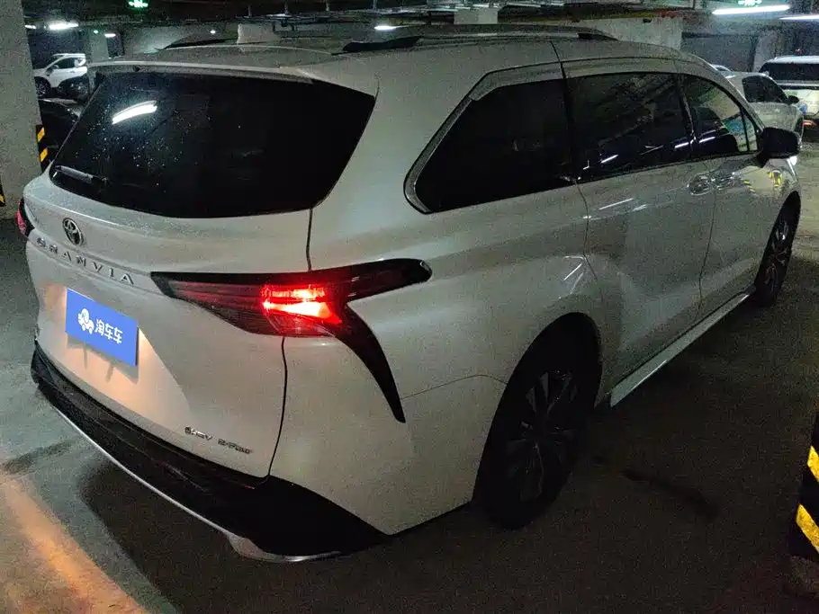 Toyota Granvia 2024