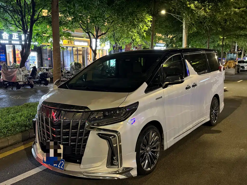 Toyota Alphard 2020 — фото 1