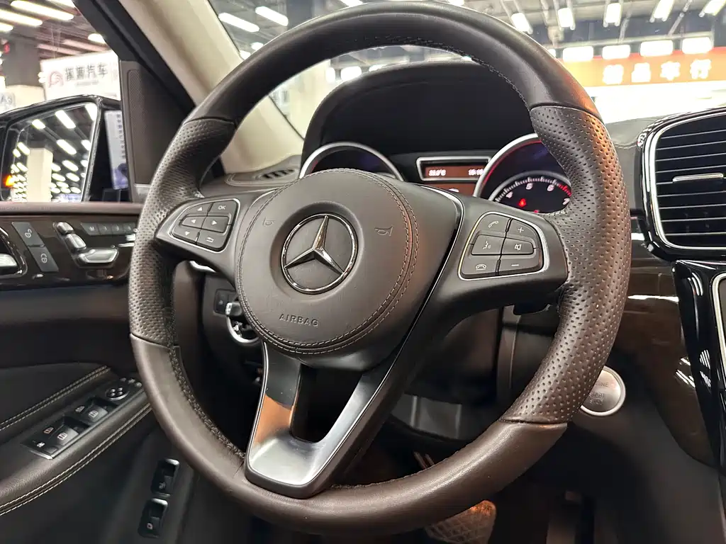 Mercedes-Benz GLS 2019 — фото 32