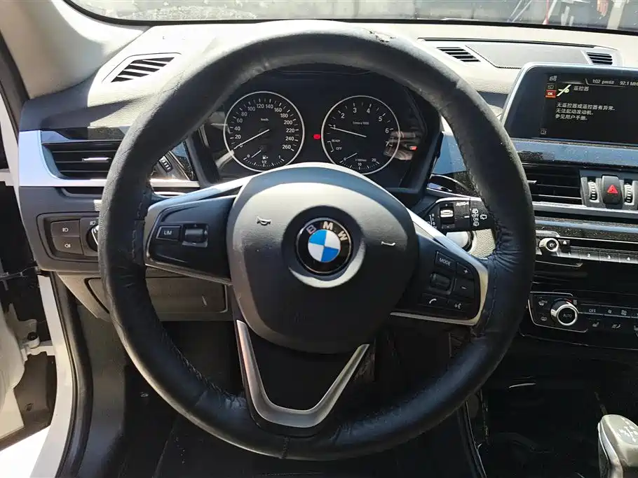 BMW X1 2017 — фото 15