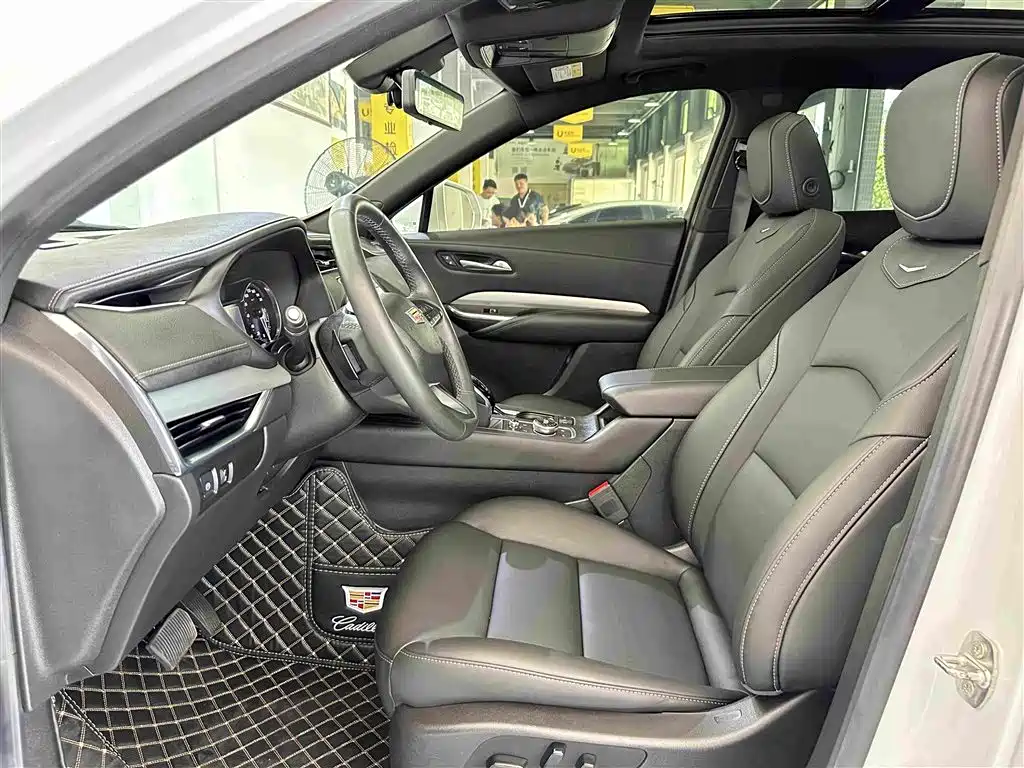 Cadillac XT4 2023 — фото 4