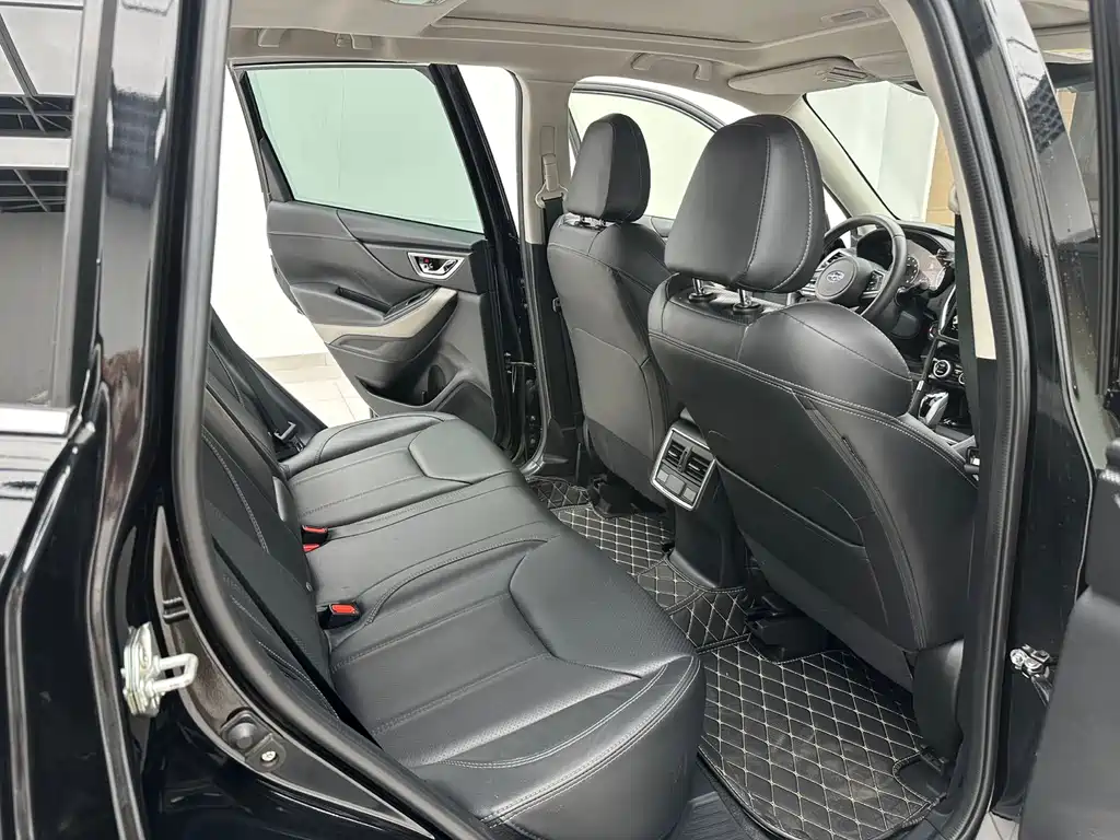 Subaru Forester 2023 — фото 19