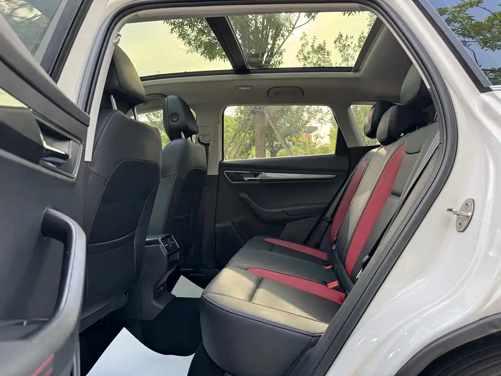 Skoda Karoq 2023 — фото 18