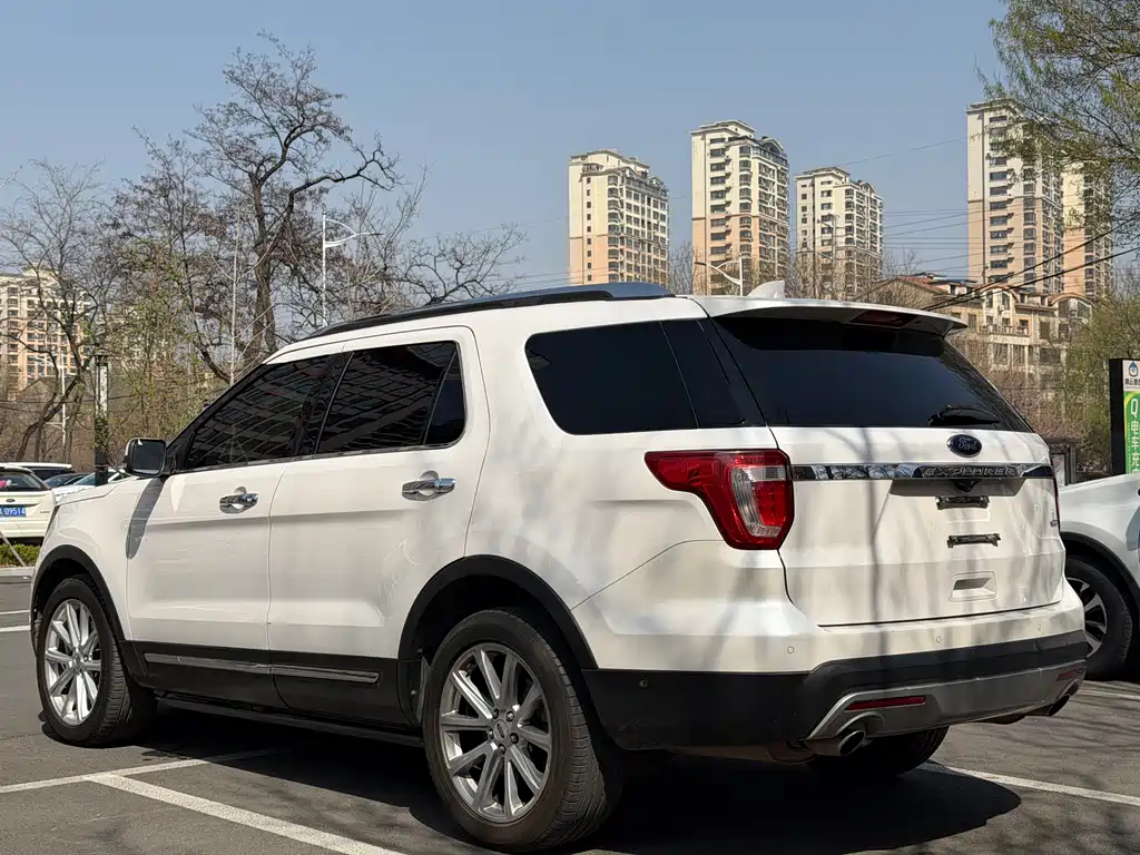 Ford Explorer 2017 — фото 17