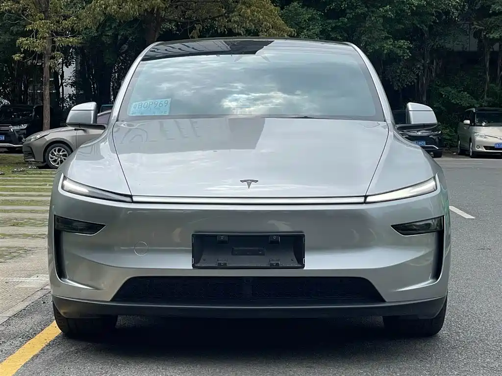 Tesla Model Y L 2025 — фото 3