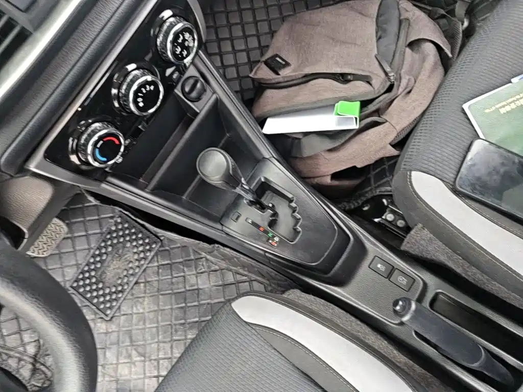 Toyota Yaris L 2021 — фото 14