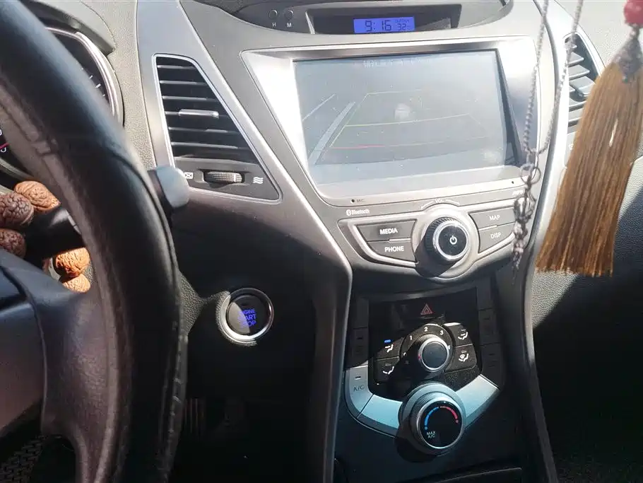 Hyundai Elantra Langdong 2015 — фото 13