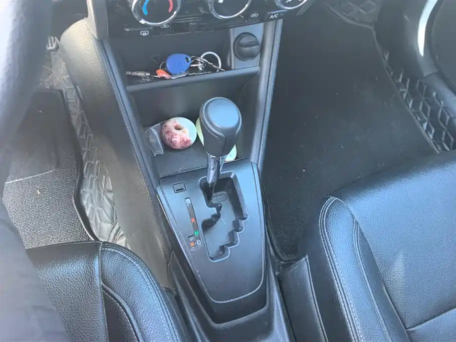 Toyota Yaris L 2021 — фото 16