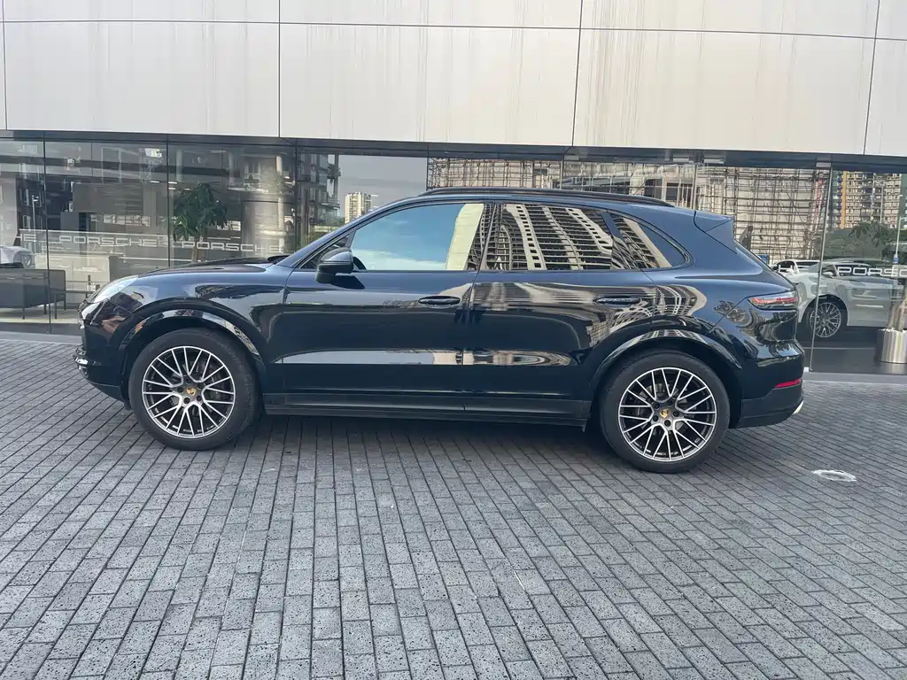 Porsche Cayenne 2019 — фото 6