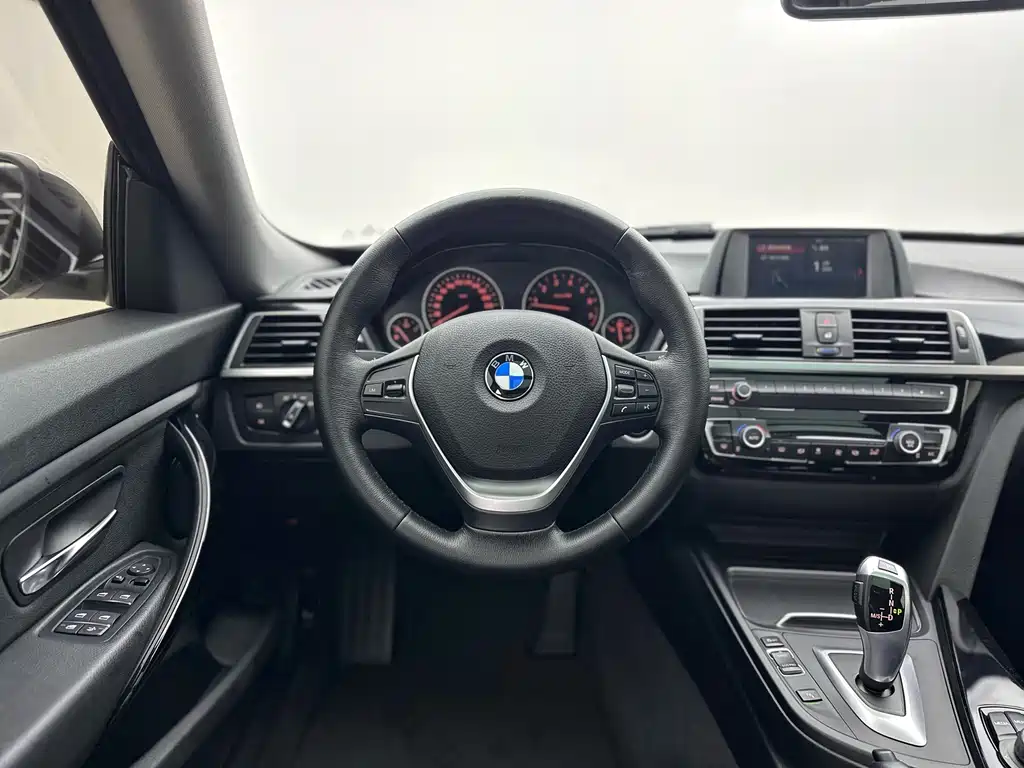 BMW 3 Series GT 2017 — фото 9