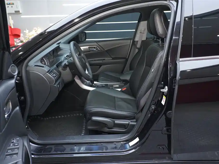Honda Accord 2016 — фото 15