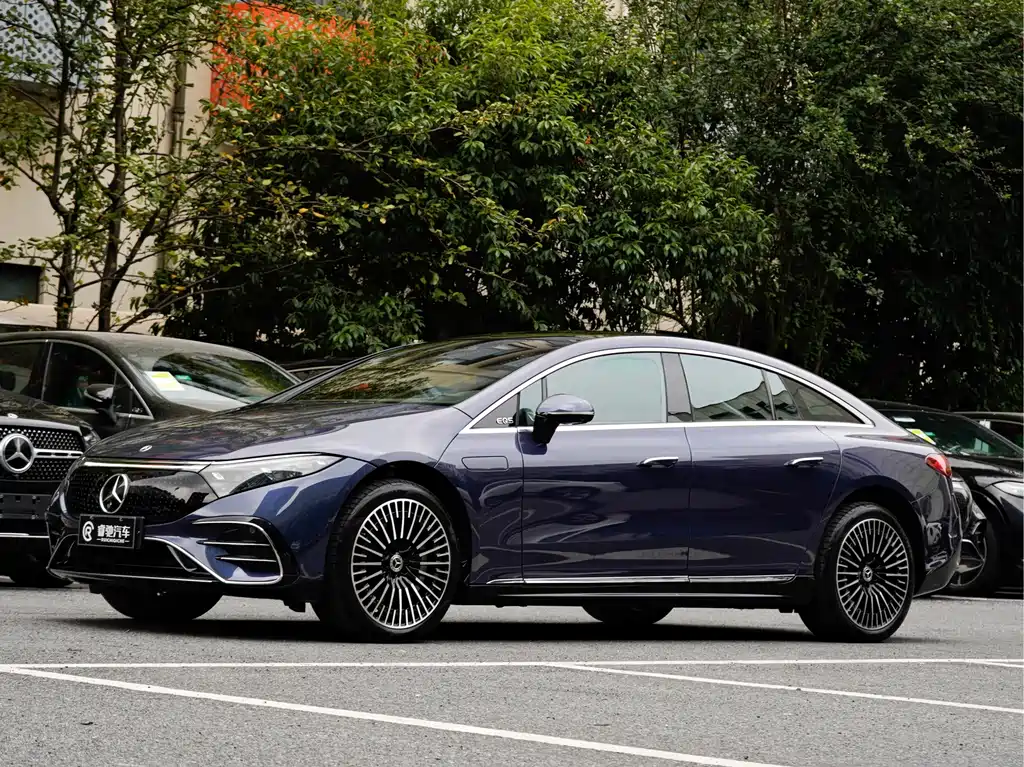 Mercedes-Benz EQS 2023 — фото 1
