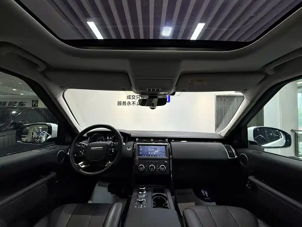 Land Rover Discovery 2019 — фото 30