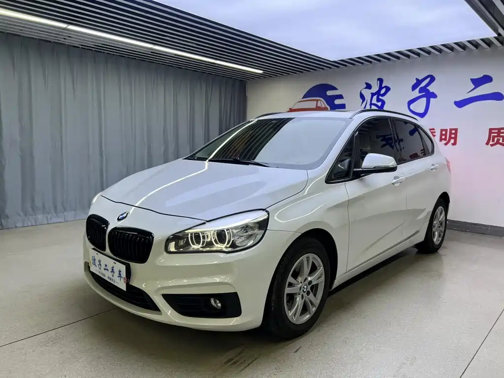 BMW 2 Series Active Tourer 2017 — фото 1