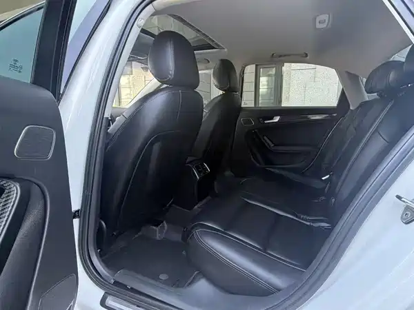 Audi A4L 2016